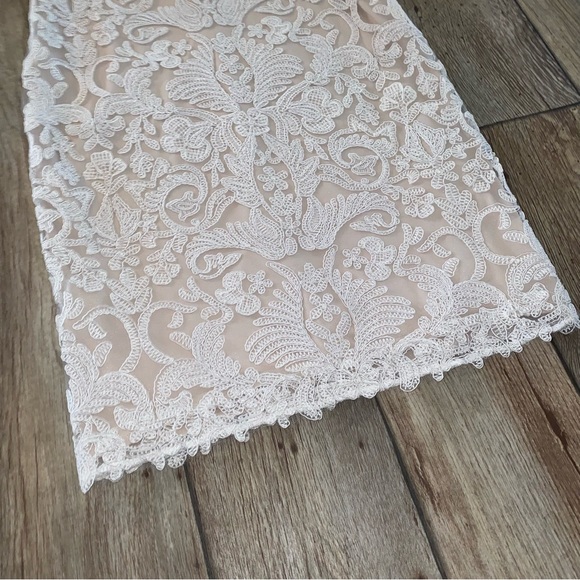 𝗠𝗜𝗗-𝗟𝗘𝗡𝗚𝗧𝗛 𝗟𝗔𝗖𝗘 𝗗𝗥𝗘𝗦𝗦 - Picture 6 of 10